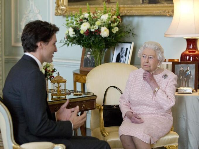 Königin Elizabeth II. und Premierminister Trudeau
