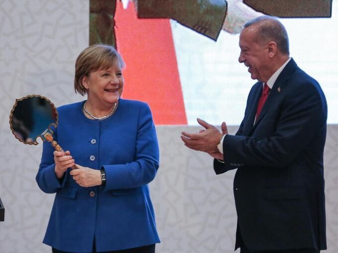 Gastgeschenk für Merkel