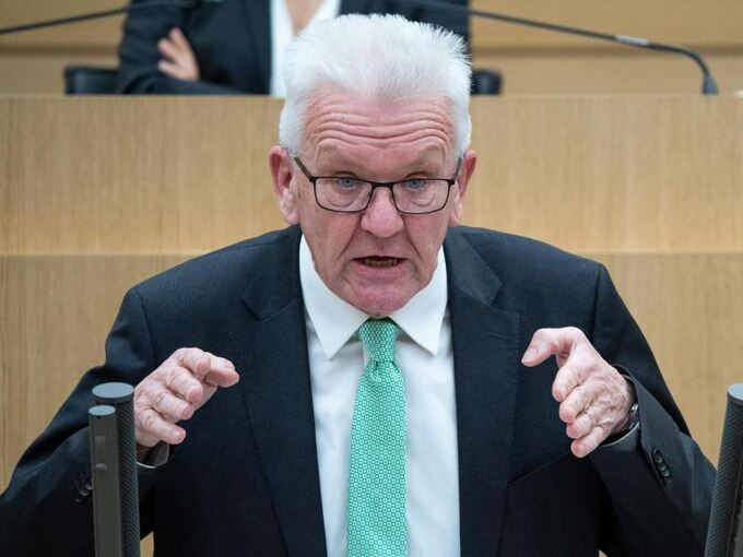 Winfried Kretschmann (Grüne), spricht im Landtag