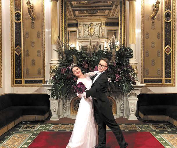 Iris Klopfer (links) und Sophie Grau in der Wiener Staatsoper.Foto: privat