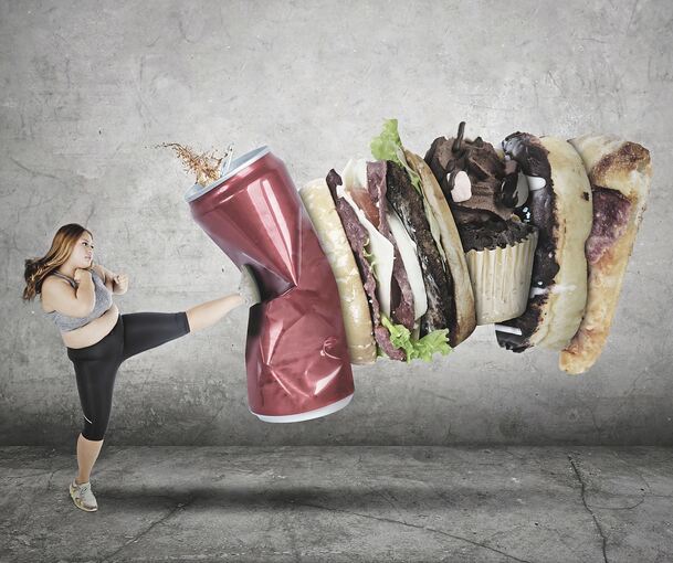 Ein lebenslanger Kampf gegen die Pfunde und gegen ungesunde Ernährung. Foto:Creativa Images - stock.adobe.co