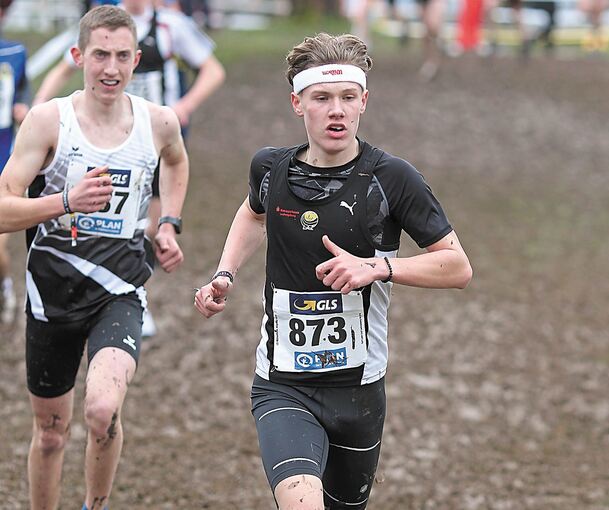 Starker Endspurt: Kurt Lauer (rechts) läuft in Sindelfingen auf Rang zwei.Foto: Ralf Görlitz