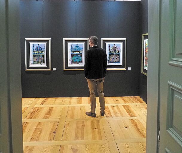Ganz neu: Ausstellung mit Werken von Hundertwasser.