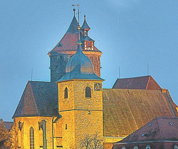 Blick auf die Stadtkirche und den Schochenturm in Besigheim.