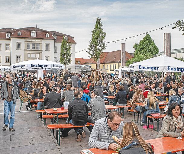Bis zum 21. Mai finden auf dem Rathaushof die Brautage statt. Archivfoto: Oliver Bürkle