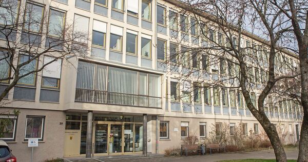 Vor dem Amtsgericht Ludwigsburg geht es um unerlaubtes Verwenden von Kennzeichen verfassungswidriger und terroristischer Organisationen.