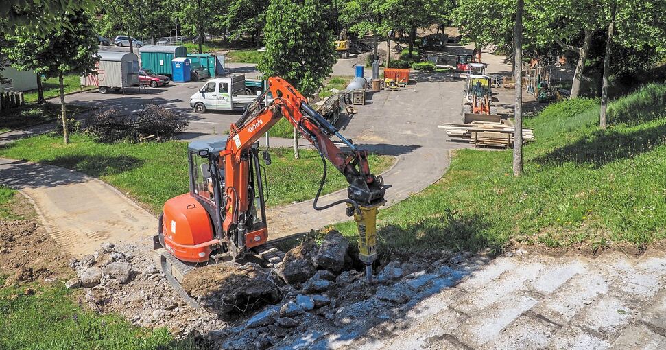 Die Bauarbeiten am Walcker-Park gehen trotz Haushaltssperre weiter. Auch andere Projekte werden noch fertiggestellt. Foto: Holm Wolschendorf