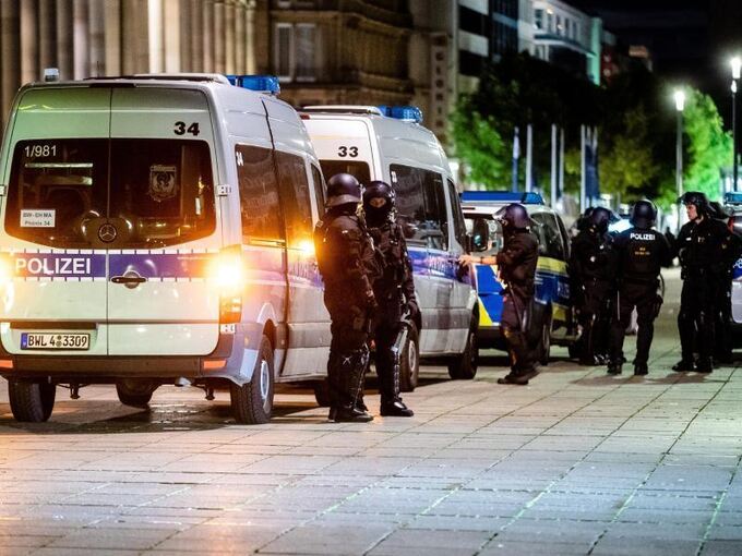 Polizeinheiten in Stuttgart