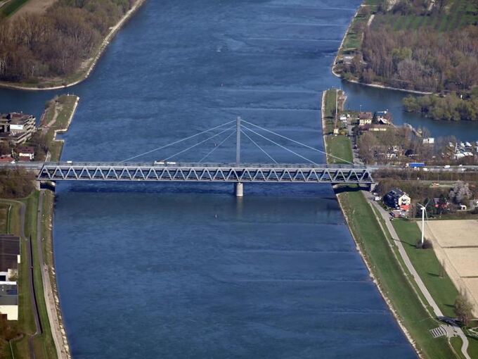 Luftbild Rheinbrücke Karlsruhe