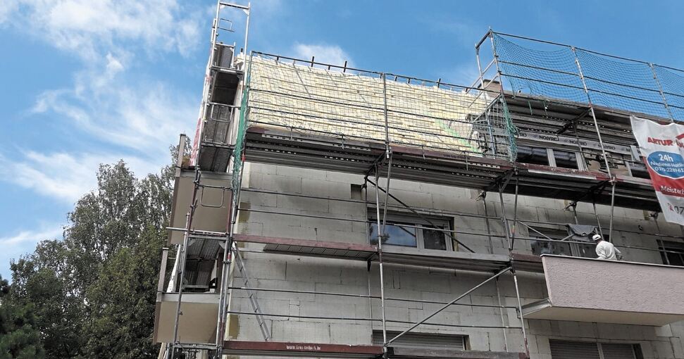 Die Sanierung eines Dachs in Ludwigsburg haben Kriminelle genutzt, um Anwohner zu betrügen. Symbolfoto: privat
