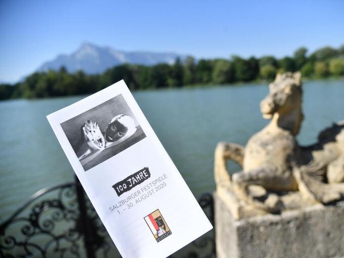 Der Folder zu «100 Jahre Salzburger Festspiele»