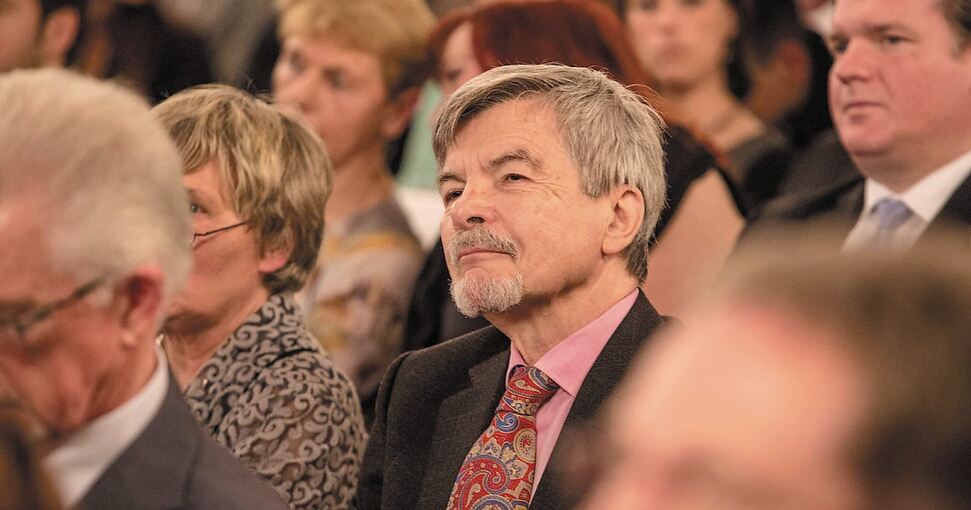Hansjörg Meyer im Jahr 2015 während der Verleihung der Bürgermedaille an Joe Daues aus Saint Charles bei der Stadtgründungsfeier. Foto: Stadtverwaltung
