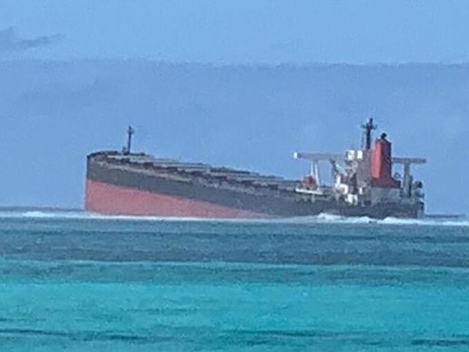 Frachter vor Mauritius verliert Öl