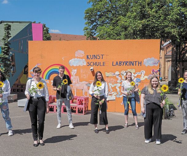 Diese sieben haben ein Freiwilliges Soziales Jahr Kultur in Ludwigsburg geleistet. Foto: Holm Wolschendorf
