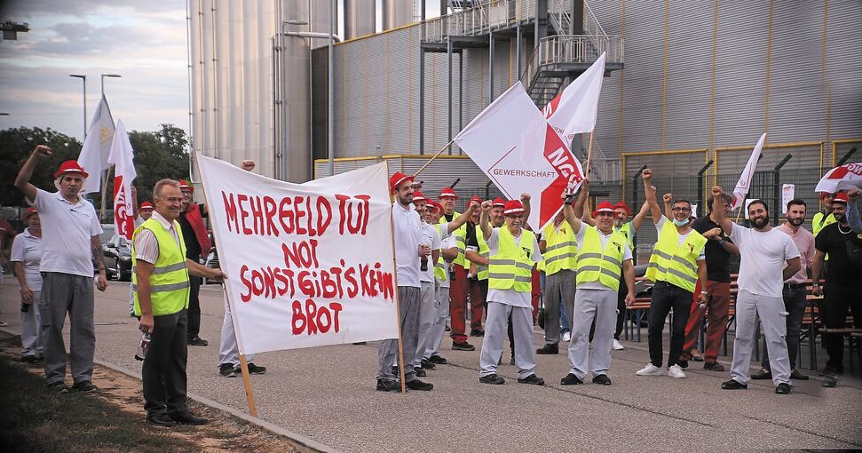 Warnstreik von bis zu 80 Lieken-Mitarbeitern gestern in Bietigheim-Bissingen. Foto: Alfred Drossel