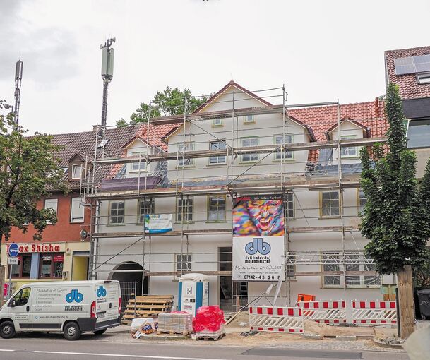 In der Schorndorfer Straße wurde ein altes Haus abgerissen und durch eine Rekonstruktion ersetzt.