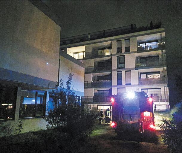 Alle 40 Bewohner des Gebäudekomplexes mussten evakuiert werden. Foto: 7aktuell