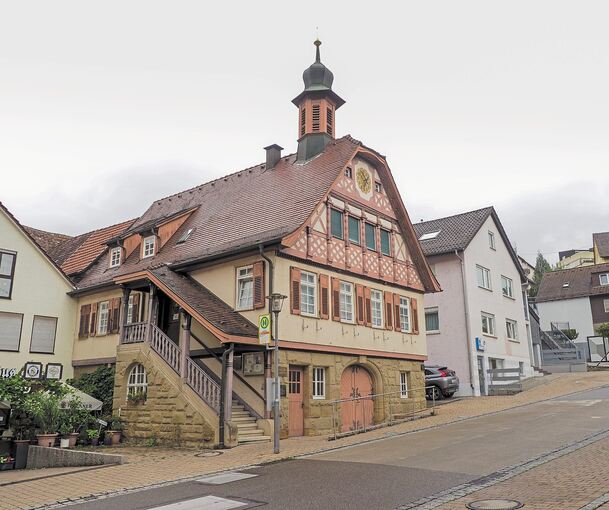 Neue Bewohner bekommt bald das Alte Rathaus im Remsecker Stadtteil Neckarrems. Bis Ende vergangenen Jahres diente das dekorative Fachwerkhaus mit dem Türmchen der örtlichen Diakoniestation als Domizil. Sie ist von der Dorfstraße in einen Neubau in de