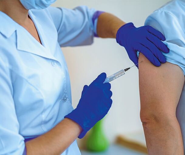 Kleiner Pikser, große Wirkung: Durch Impfungen können schwere Krankheiten vermieden werden. Foto: Goffkein/stock.adobe.com