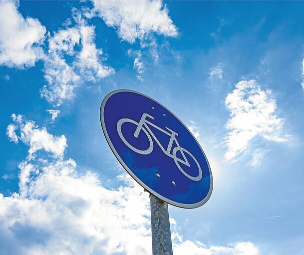 Dem boomenden Radverkehr will das Land mit dem Ausbau von rund 7000 Kilometern Radwegen Rechnung tragen. Foto: stock adobe