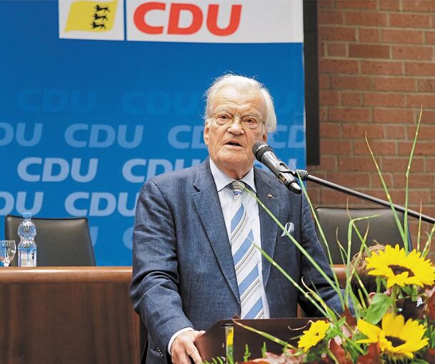 Festredner Dietrich von Kyaw spricht beim CDU-Kreisverband.