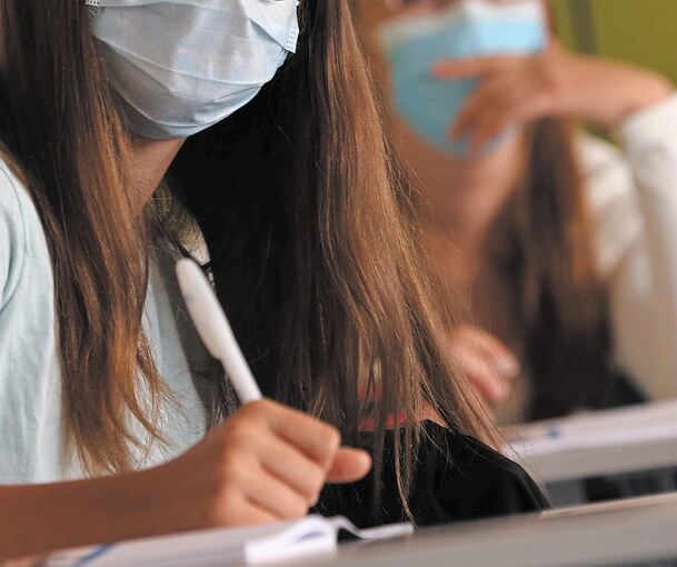 Während des Unterrichts Maske auf oder ab? Dazu gibt es an den Ludwigsburger Schulen keine einheitliche Regelung.Foto: Karl-Josef Hildenbrand/dpa