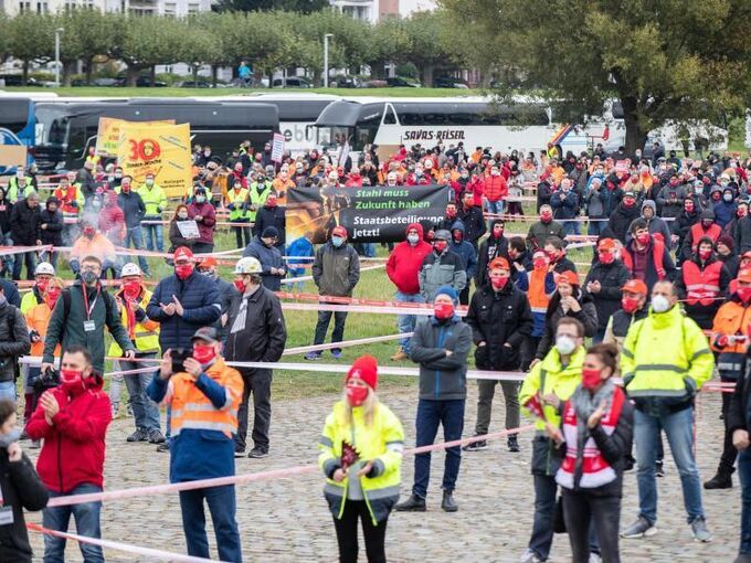 Thyssenkrupp-Stahlarbeiter demonstrieren in Düsseldorf