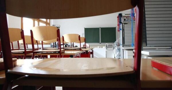 Corona Nrw Schulen Schließen : Schulen: Gebauer: Rund 5200 Schüler in NRW mit Coronavirus ...