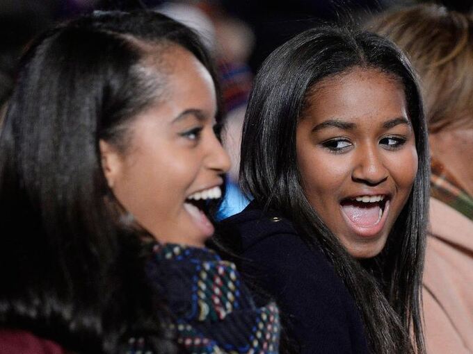 Malia & Sasha Obama