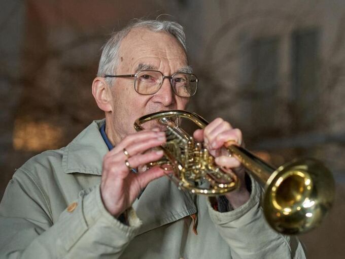 90-jähriger Trompeter