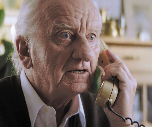 Immer wieder werden ältere Menschen Opfer von Telefonbetrügern. Foto: privat