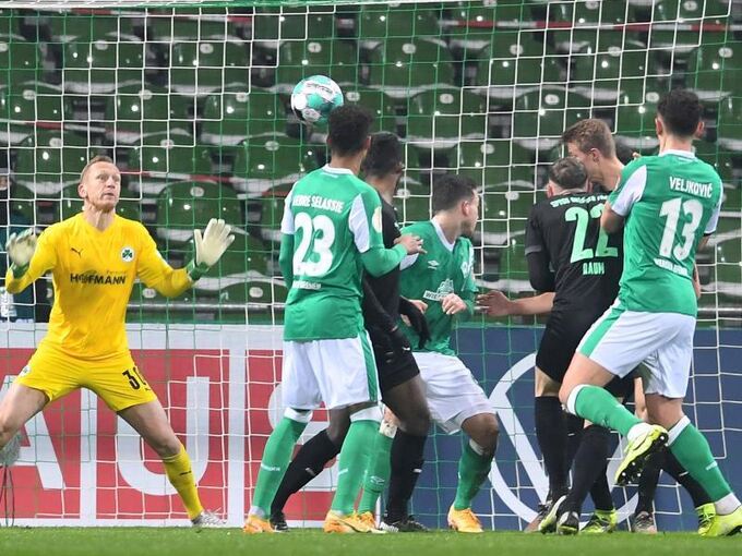 Werder wieder im Viertelfinale: Souveräner Sieg gegen Fürth - Deutschland - Ludwigsburger ...