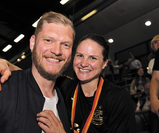 Ziehen nach der Saison gemeinsam nach Hamburg: Anna Loerper und ihr Lebensgefährte, Nationaltorhüter Johannes Bitter. Foto: Jens Körner
