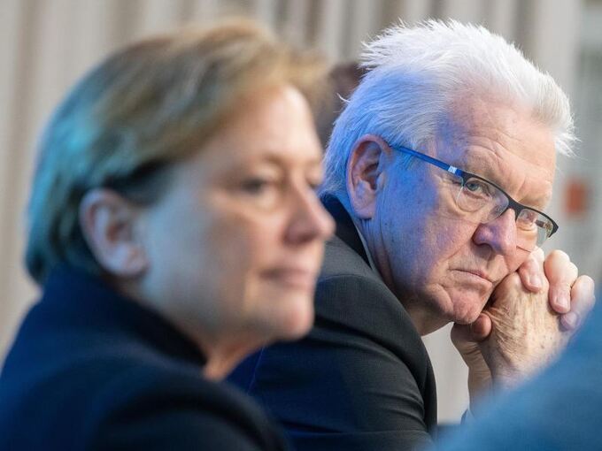 Winfried Kretschmann (Die Grünen, r.) und Susanne Eisenmann (CDU)