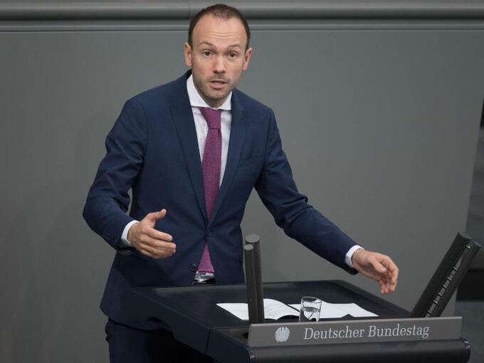 Nikolas Löbel (CDU) spricht im Deutschen Bundestag