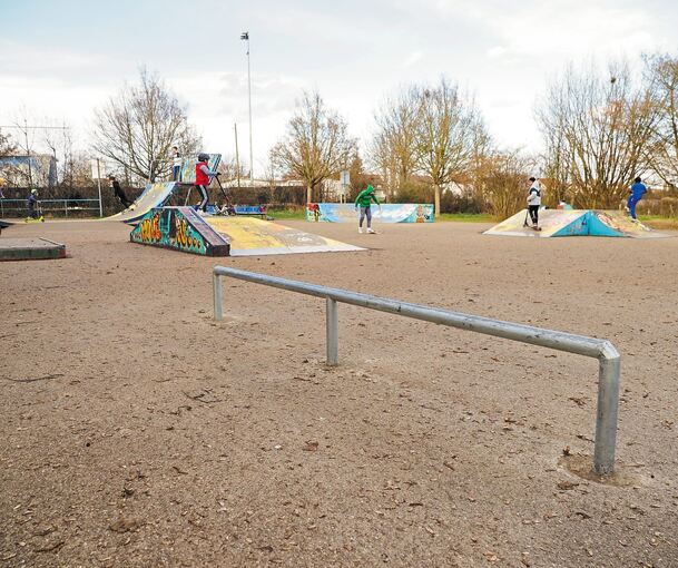 Der Skateplatz wird auf Wunsch der Jugendlichen etwas nachgerüstet. Foto: Holm Wolschendorf