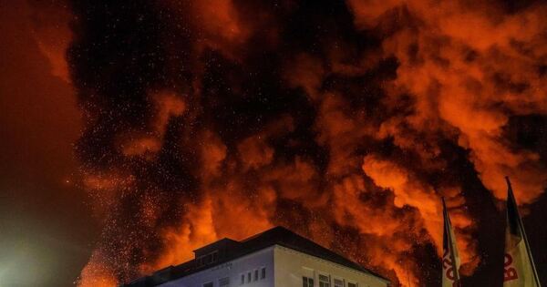 Bosch-Halle steht in Flammen: Schaden in Millionenhöhe ...