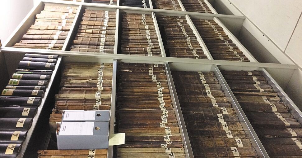 Die gebundenen Archivalien belegen 66 Regalmeter. Foto: privat