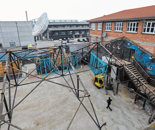 Die Wandbemalung ist noch deutlich zu sehen.