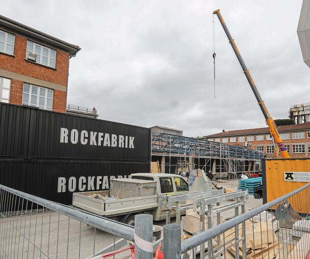 Noch stehen die Rockfabrik-Container auf dem Areal.