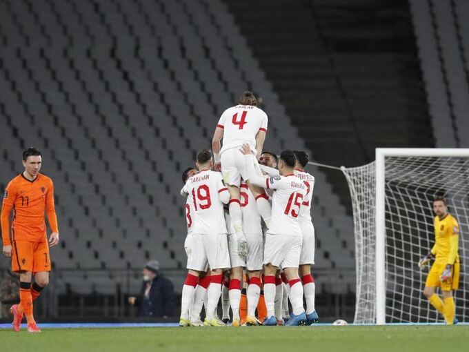 Fehlstarts Fur Les Bleus Und Oranje Portugal Gewinnt