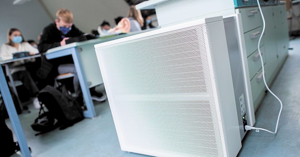 Um die Luftfilter in Klassenräumen wird nach wie vor gestritten.Archivfoto: Hauke-Christian Dittrich/ dpa