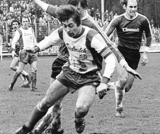 Wolfgang Holoch 1976 im Trikot der Stuttgarter Kickers.Foto: Baumann