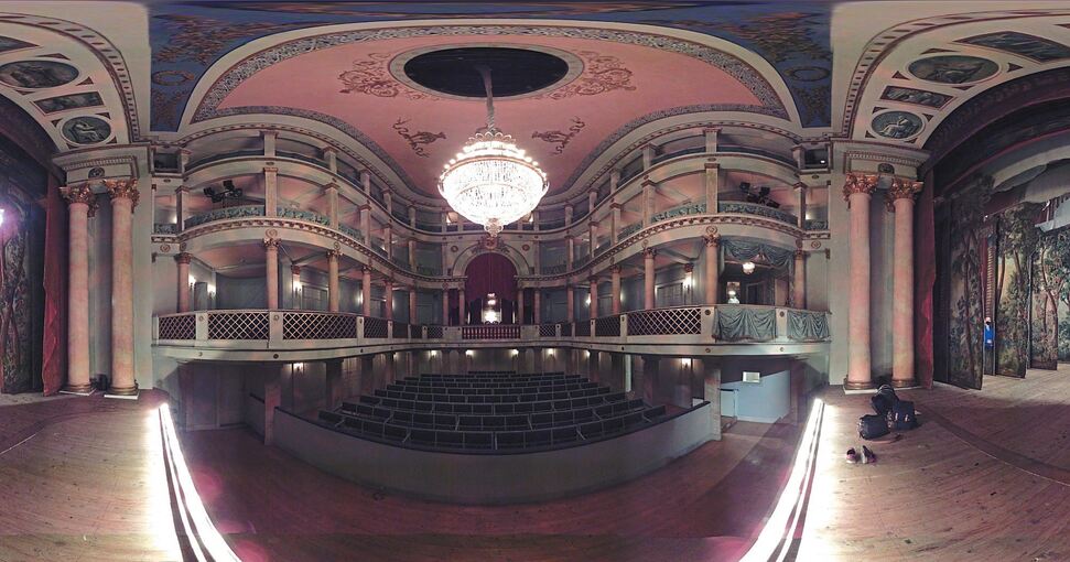 Wie in einem Leporello aufgefaltet zeigt sich das digitale Schlosstheater in seiner ganzen Schönheit auf einen Blick. Foto: Uwe Wössner/Staatliche Schlösser und Gärten