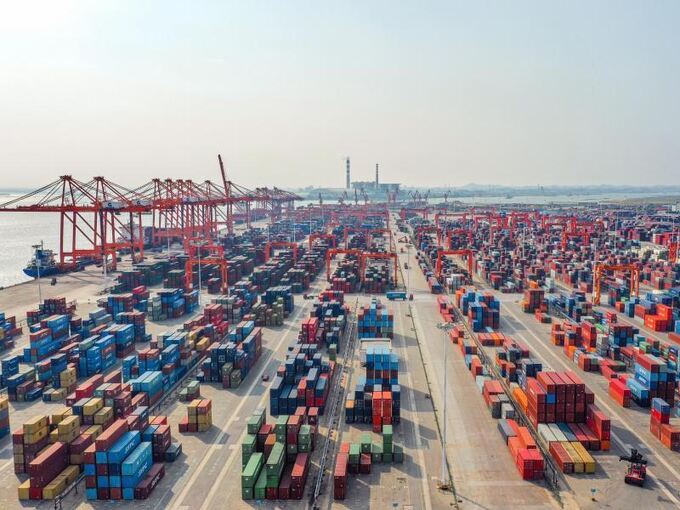 Chinas Außenhandel legt weiter kräftig zu