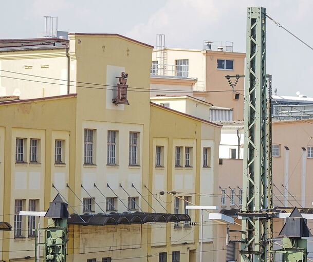 Hinter den historischen Mauern soll bald kräftig gefeiert werden: Das Hi Francky war der erste Baustein, jetzt folgt eine Eventlocation („Raum 80“) und ein neuer Club.