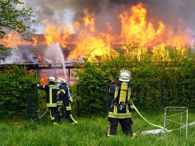 Kindergarten von SOS Kinderdorf brennt komplett aus