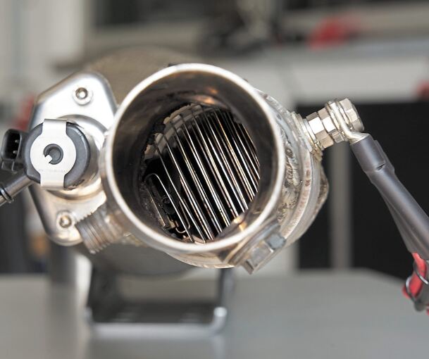 Das Heizelement erhitzt im Bedarfsfall die Dieselabgase vor der AdBlue-Einspritzung.