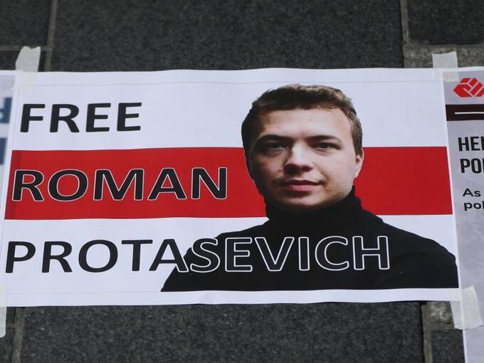 «Free Roman Protasevich»
