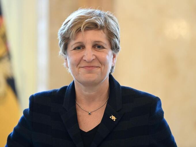 Nicole Razavi (CDU) nimmt an einer Sitzung teil